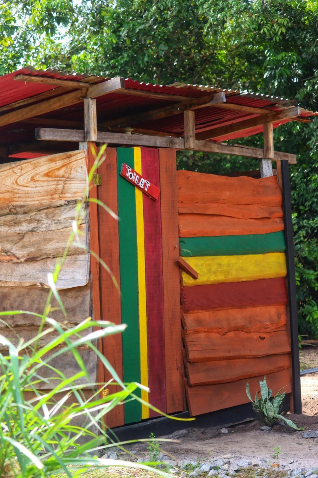 Land Of Promise - Reggae Bar & Eco Village Zanderij Экстерьер фото